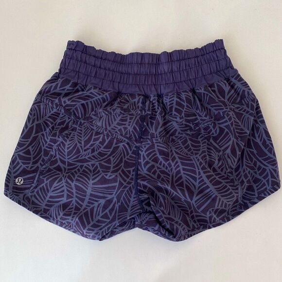 Lululemon Hotty Hot Short Purple Palm Cadet Sz 6 Elastic Waistband Summer Run - Picture 3 of 13